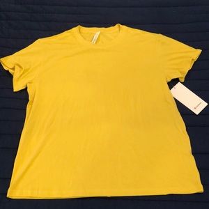 NWT lululemon t shirt
